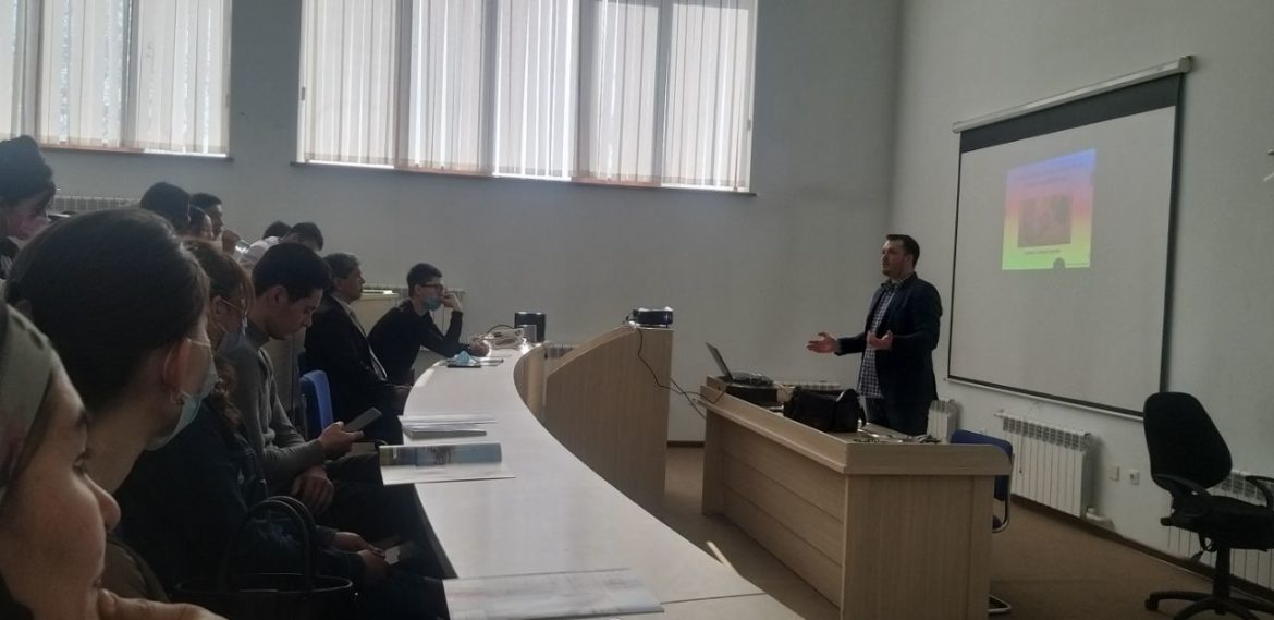 photo5287651688737517749