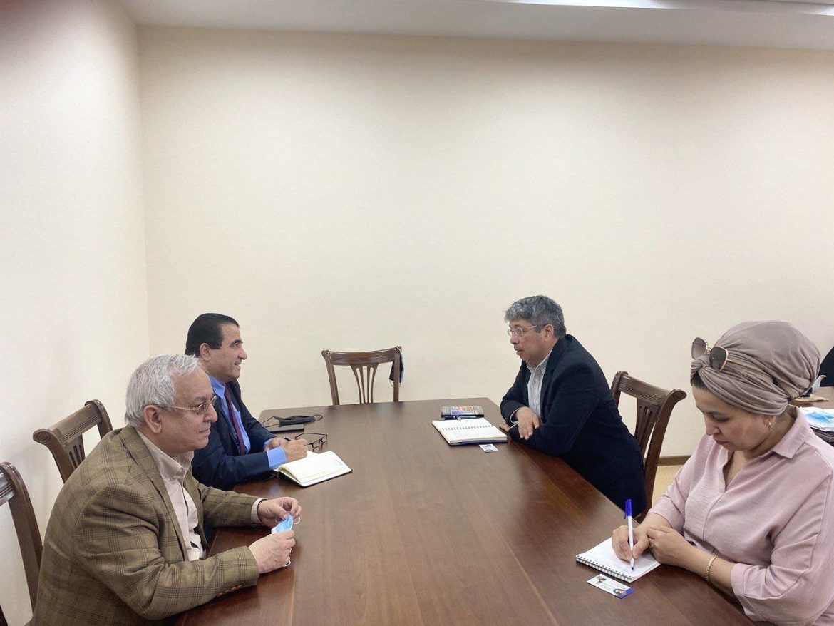 photo5431649576961552456