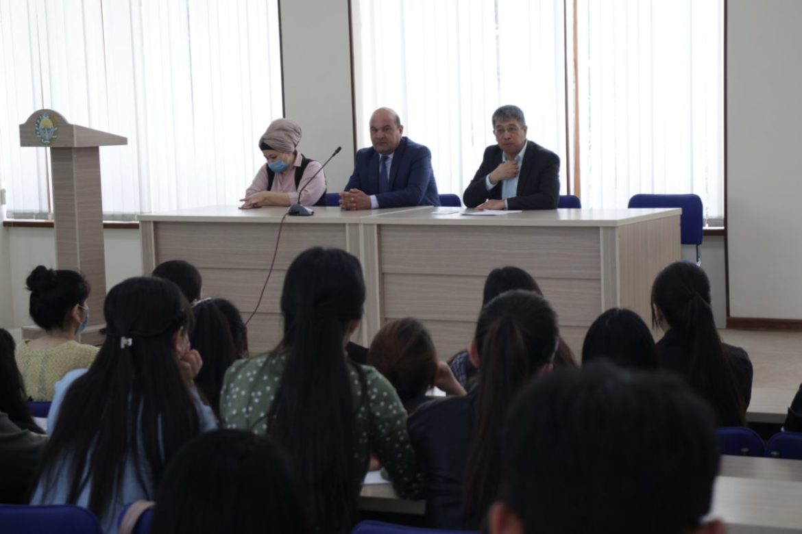 photo5458753212896096717