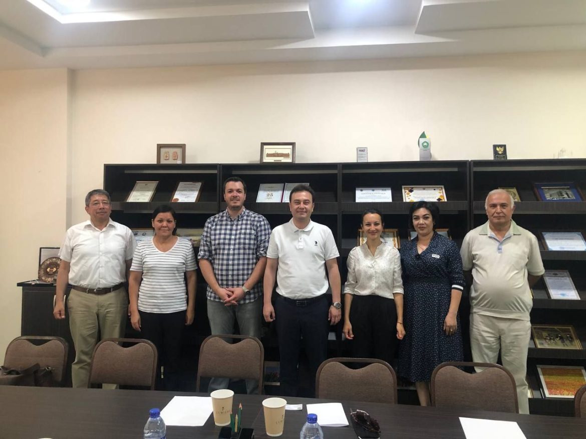 photo5231450117524010143